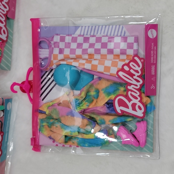 Barbie Clothes Mattel 3 Sets (One Set Roxy) - Picture 4 of 4